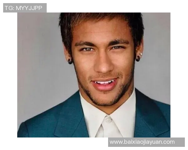 男足球明星展现完美肌肉身材的魅力瞬间与健身秘籍分享